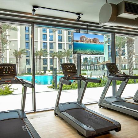 A Luxury Aprt 2 Bedrooms Balcony With Wonderful View Mall Access Hi Speed Wifi Beach Access & Much More For Family Only Samaheej Extérieur photo