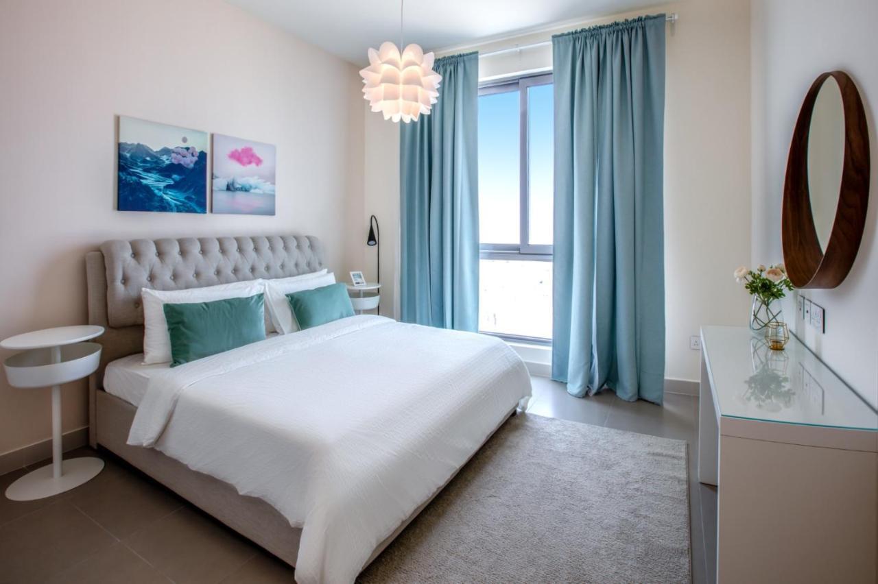 A Luxury Aprt 2 Bedrooms Balcony With Wonderful View Mall Access Hi Speed Wifi Beach Access & Much More For Family Only Samaheej Extérieur photo