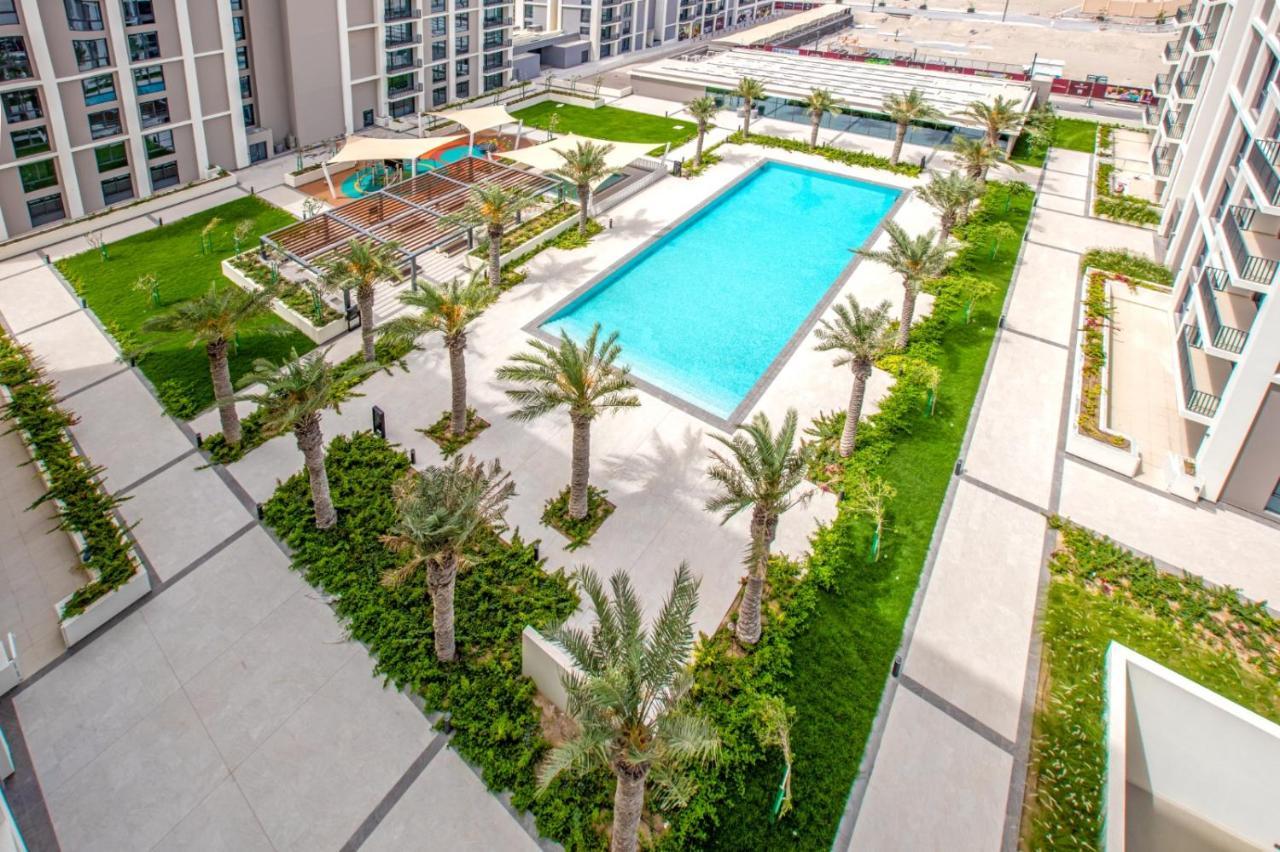 A Luxury Aprt 2 Bedrooms Balcony With Wonderful View Mall Access Hi Speed Wifi Beach Access & Much More For Family Only Samaheej Extérieur photo